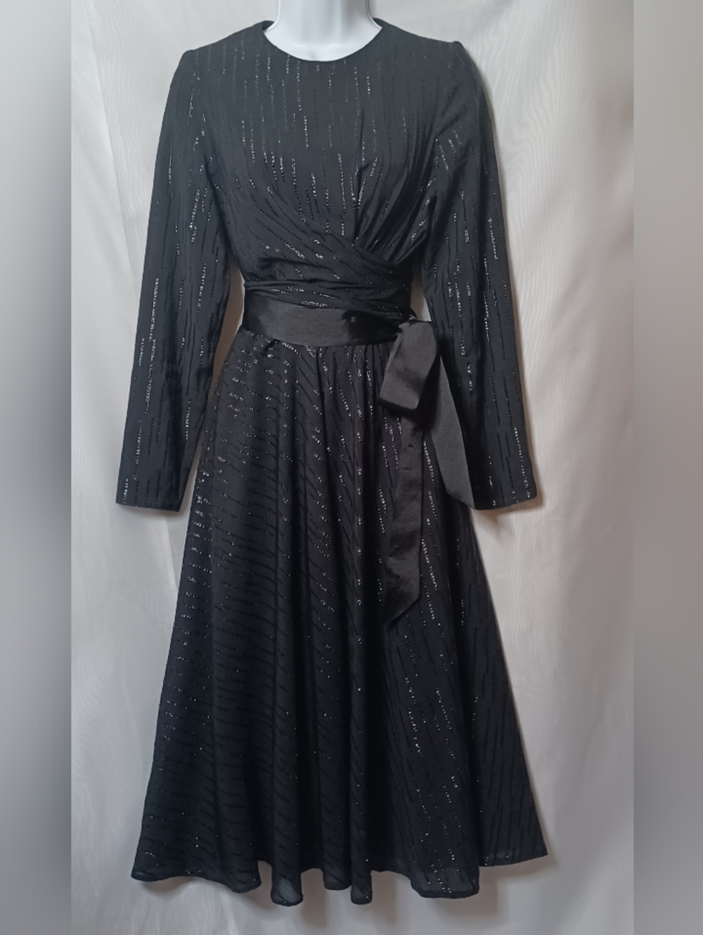 Bianco & Nero Black Midi Dress With Silver Metallic. Size 38 (US8)